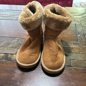 Size 9 Epicstep hugs like shoes NWT.